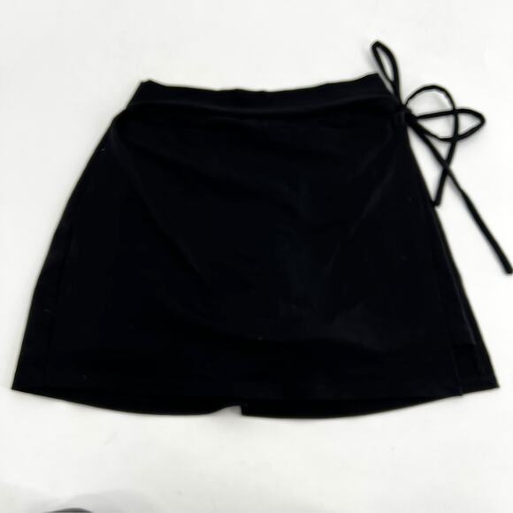 Susana Monaco black Tie Mini Skort - Picture 1 of 3